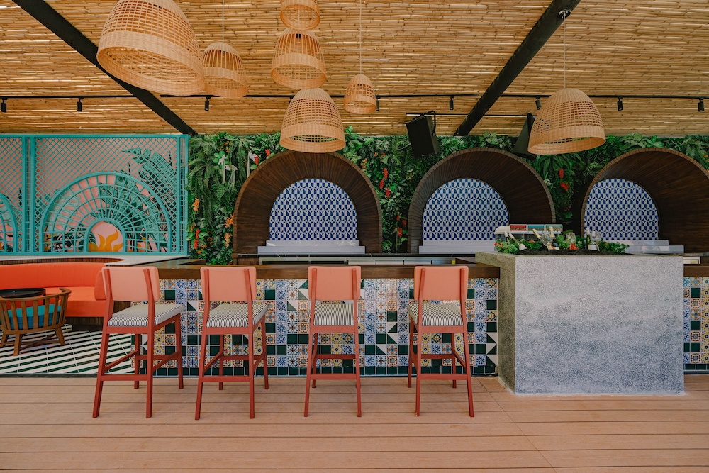 a one the royal cruise hotel pattaya