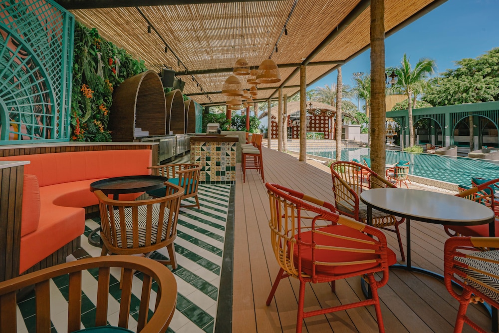 a one the royal cruise hotel pattaya