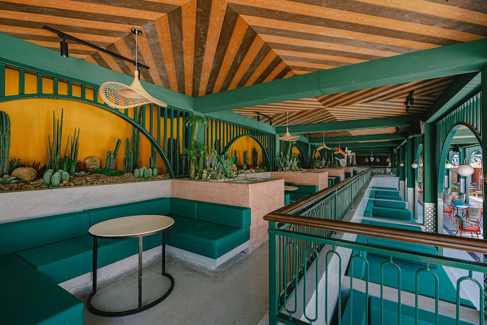 a one the royal cruise hotel pattaya