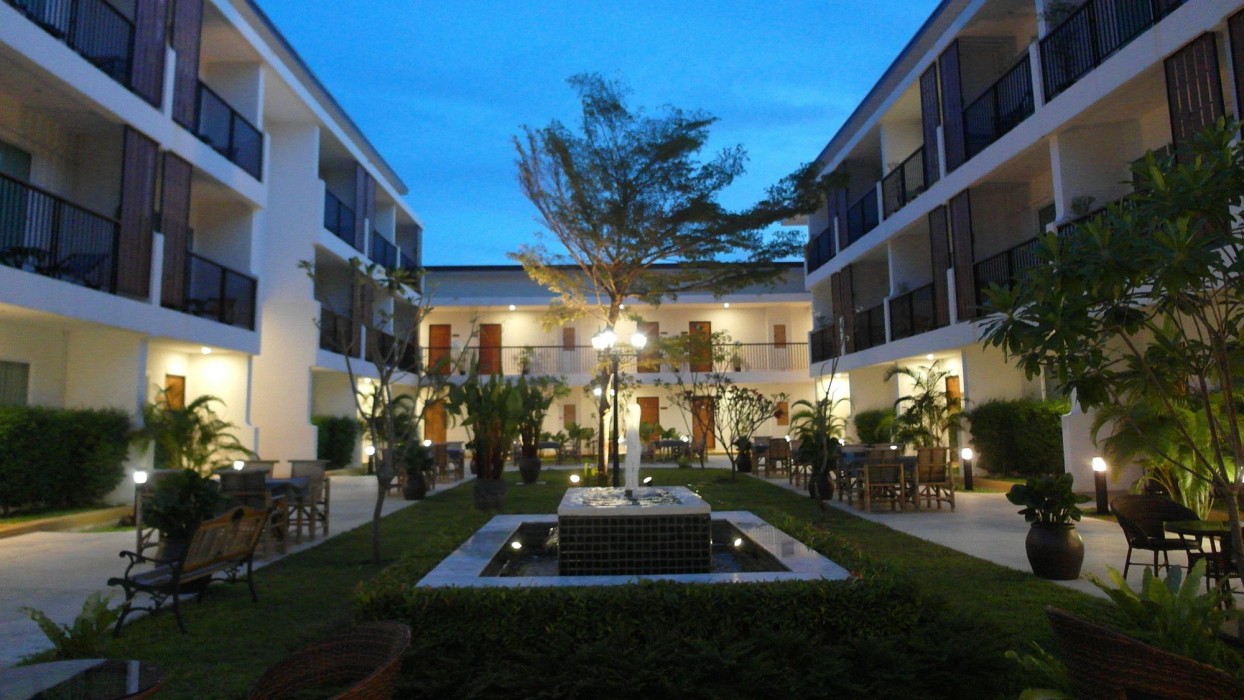 crystal lamai hotel