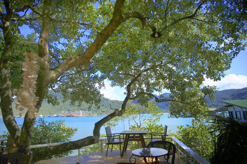 resolution resort
