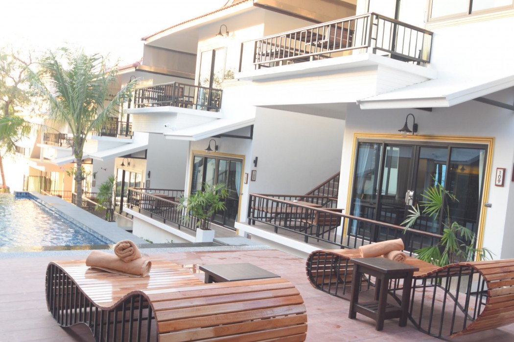 simple life cliff view resort