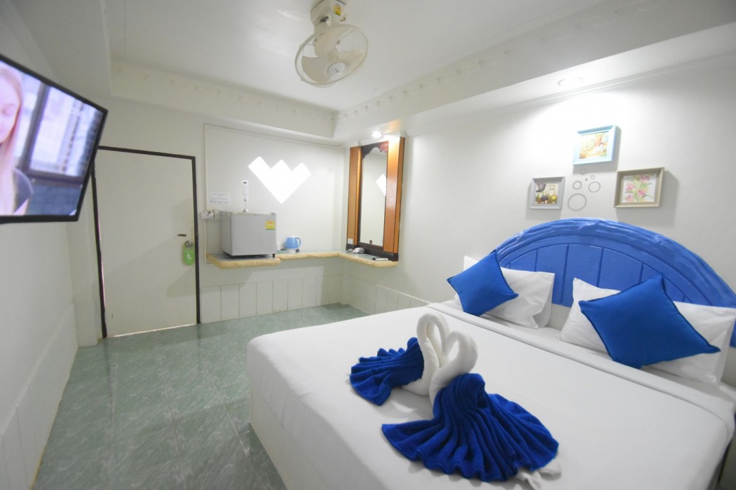 simple life cliff view resort