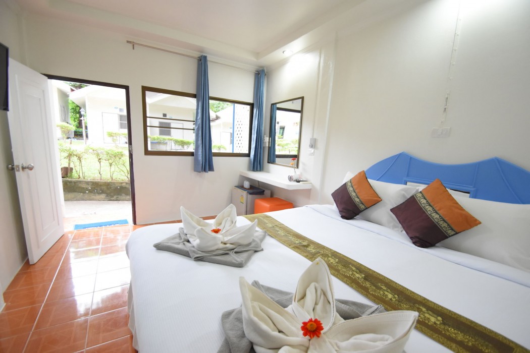 simple life cliff view resort