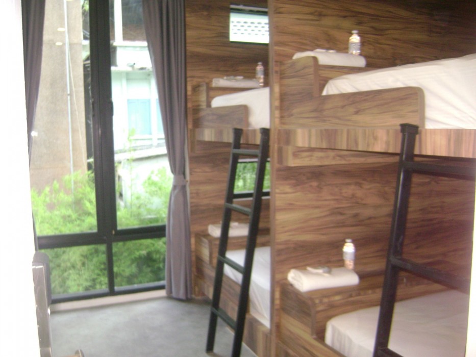 rezt bangkok hostel