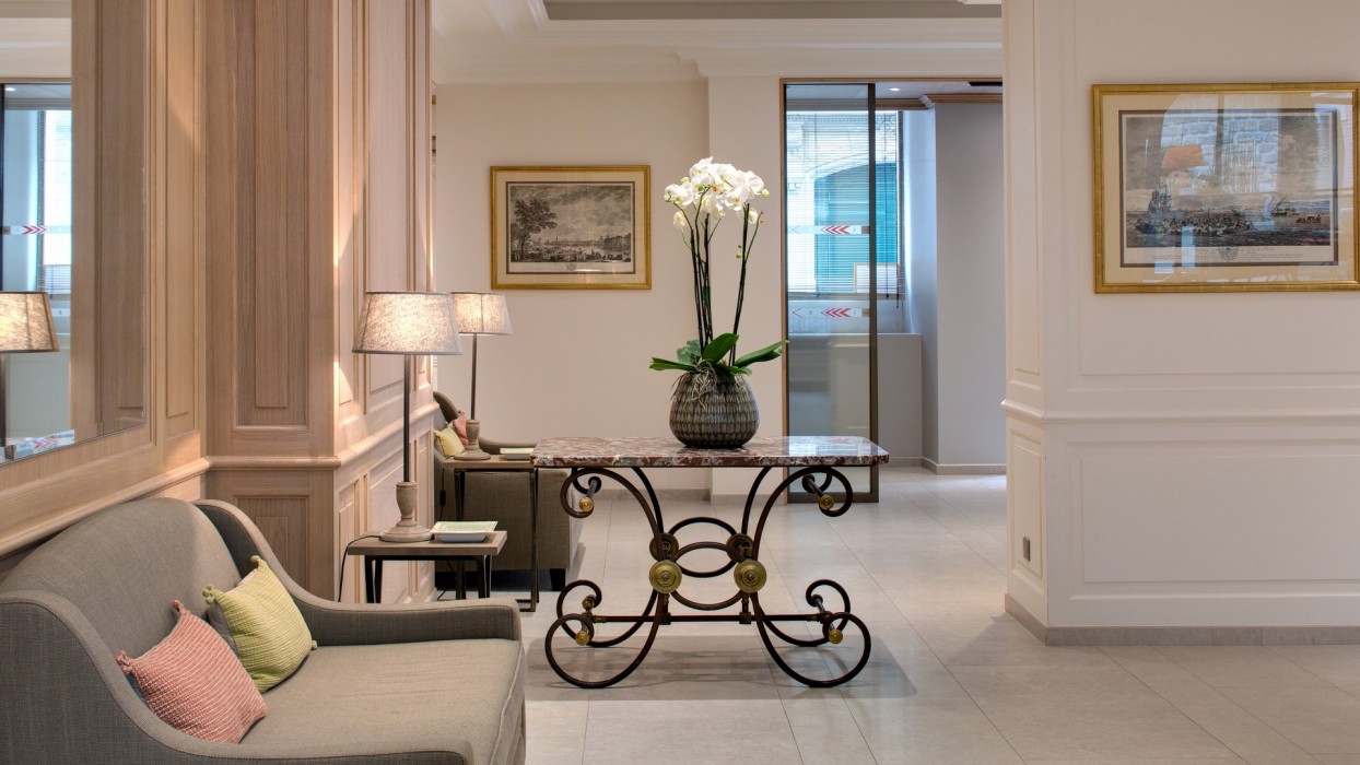 Le Littre,Luxembourg Gardens>>Left Bank,4 star