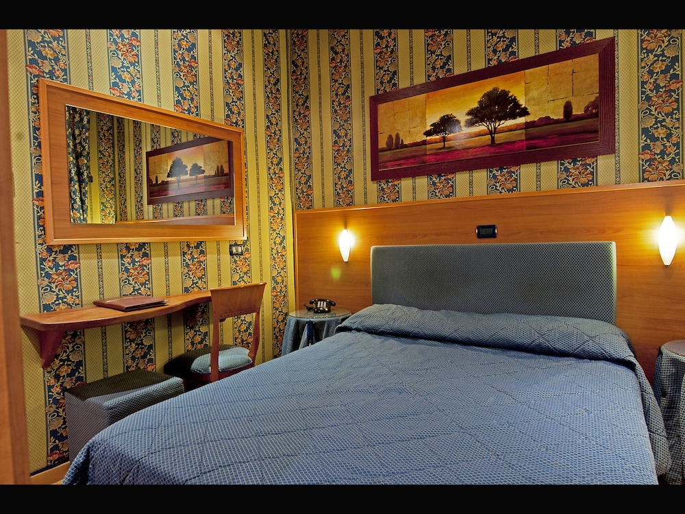 hotel lirico