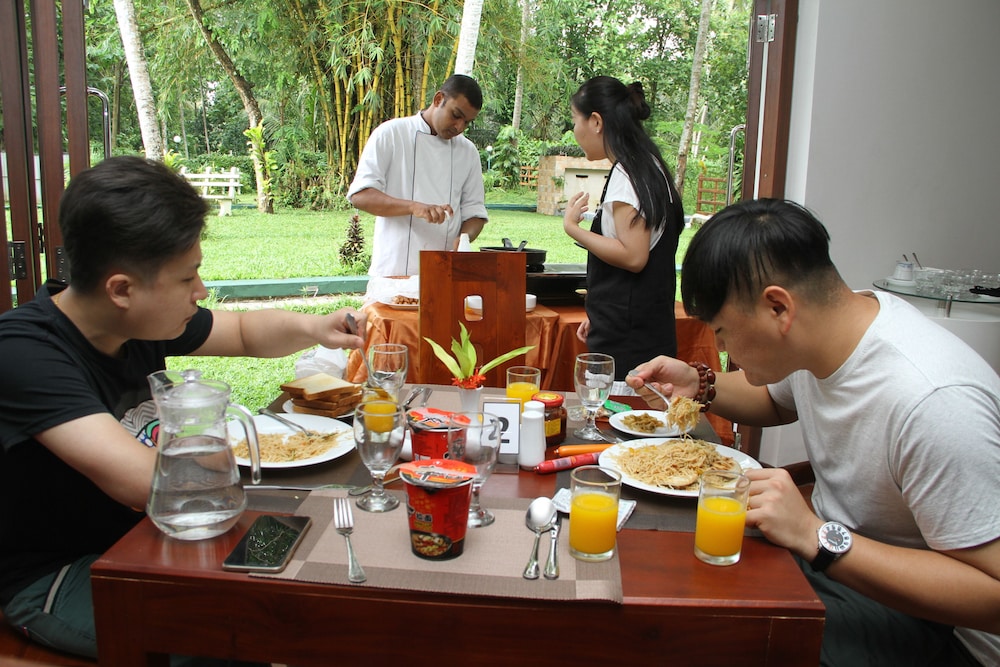 oreeka katunayake airport transit hotels