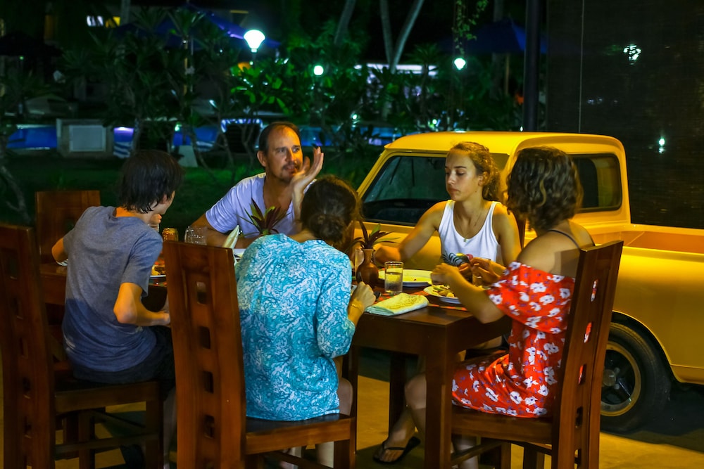 oreeka katunayake airport transit hotels