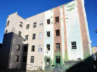 Ocean Island Inn Backpackers Suites - Hostel,Vancouver Island>>British Columbia,2 star