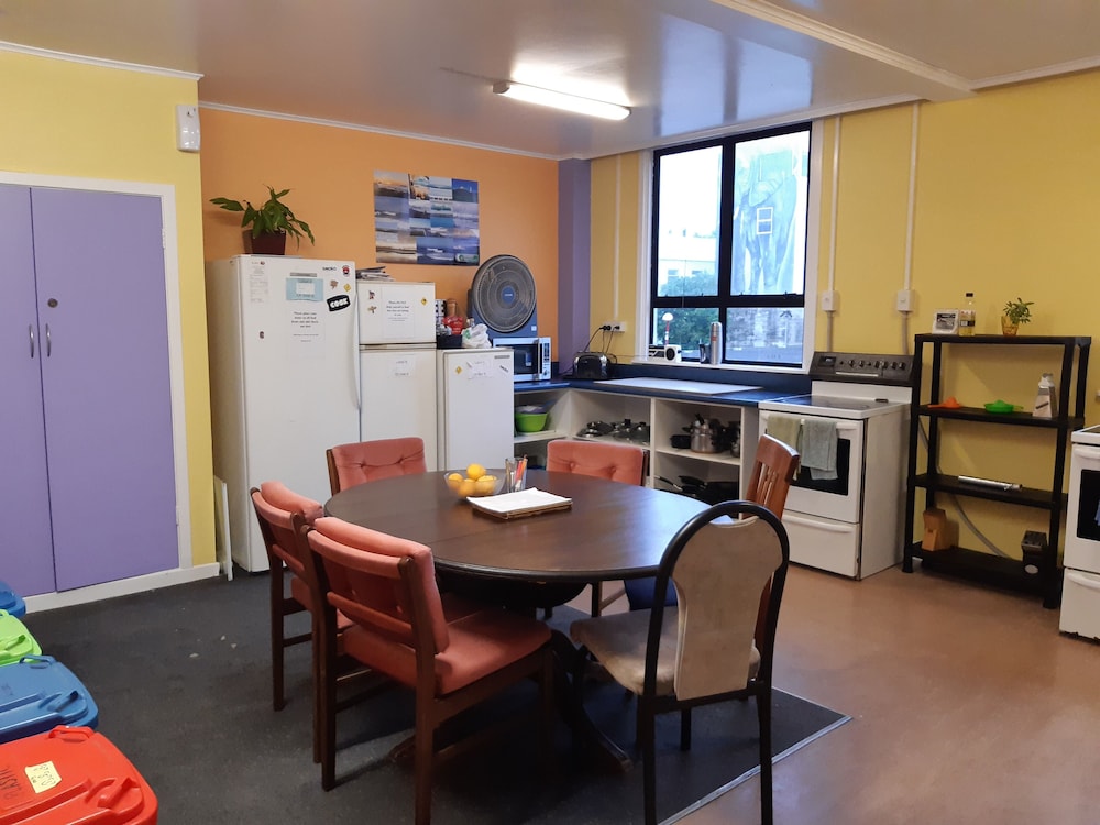 ariki backpackers
