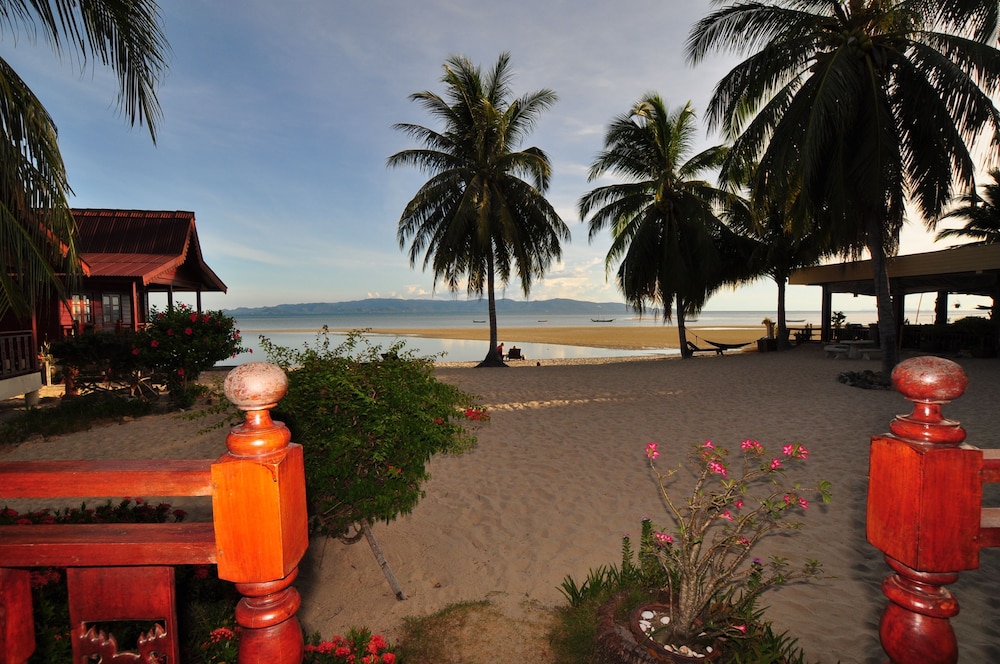 phangan rainbow bungalows