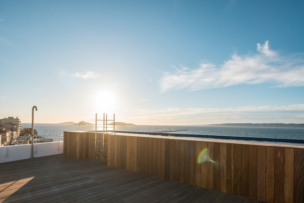 les bords de mer fontenille collection