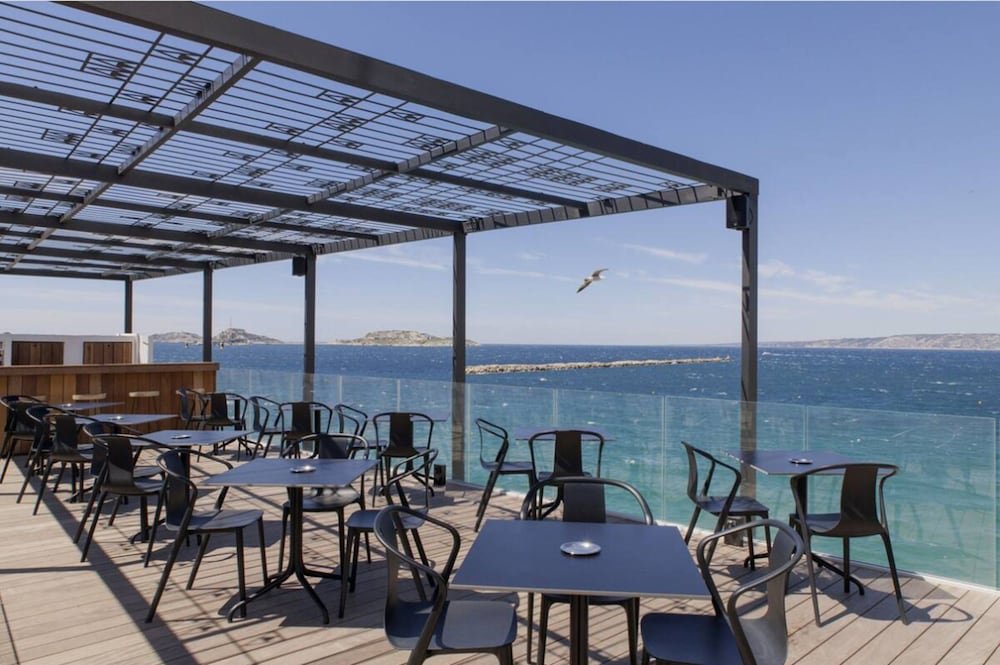 les bords de mer fontenille collection