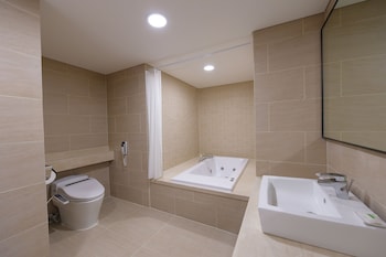 wirye militopiahotel by marine