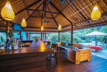 sukanusa luxury huts