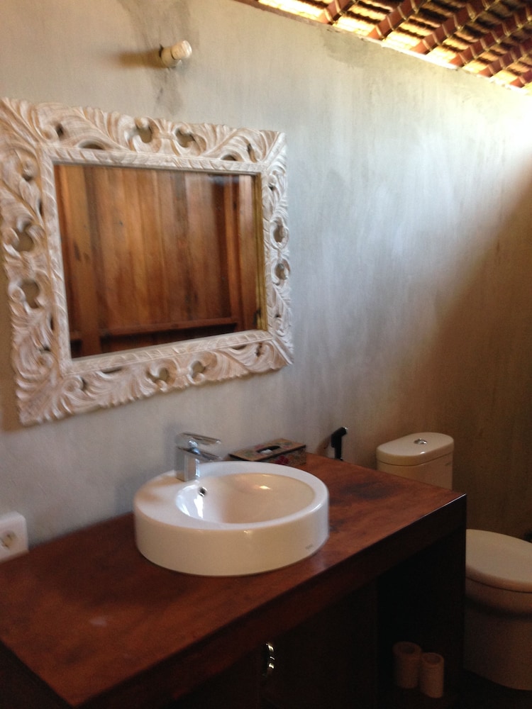 sukanusa luxury huts