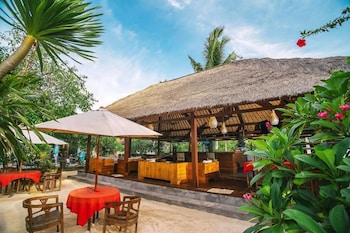 sukanusa luxury huts