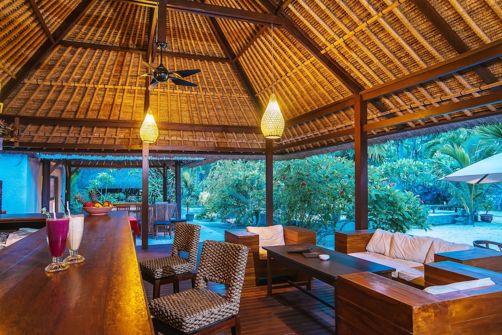 sukanusa luxury huts