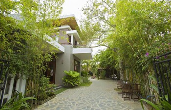hanging garden hoi an