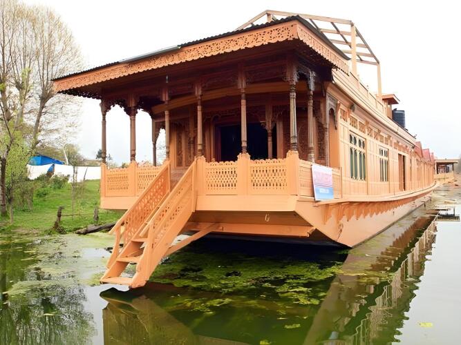 canada houseboats