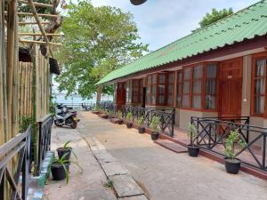 pilgrims kitchen and inn