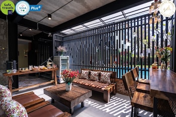 chiang mai thai house