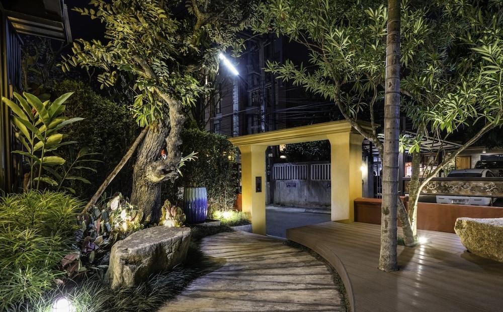 chiang mai thai house