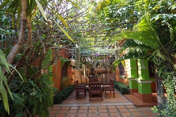 Phetphaylin Hotel,Pakse>>Champasak,2 star