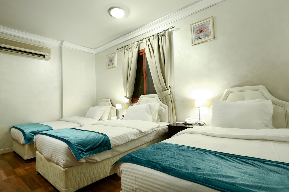 la villa suites hotel