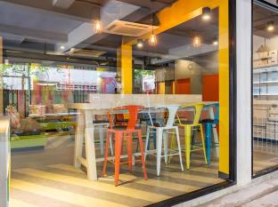 isanook hostel adults only