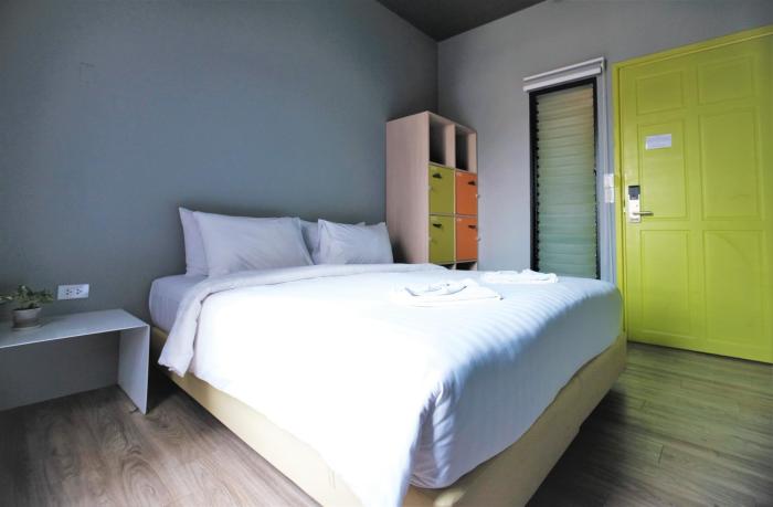 isanook hostel adults only