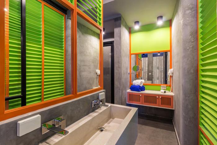 isanook hostel adults only