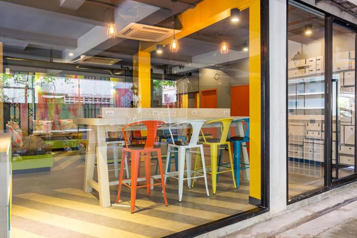 isanook hostel adults only