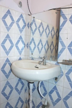 hotel ambika palace by wb inn