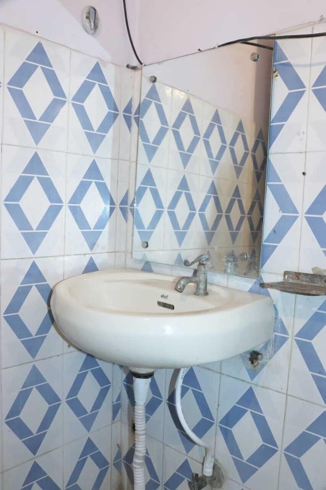 hotel ambika palace by wb inn