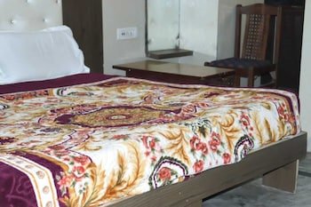 hotel ambika palace by wb inn