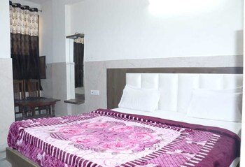 hotel ambika palace by wb inn