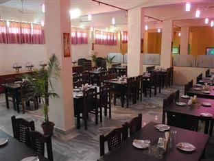 hotel ambika palace by wb inn