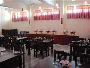 hotel ambika palace by wb inn