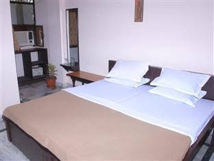 hotel ambika palace by wb inn