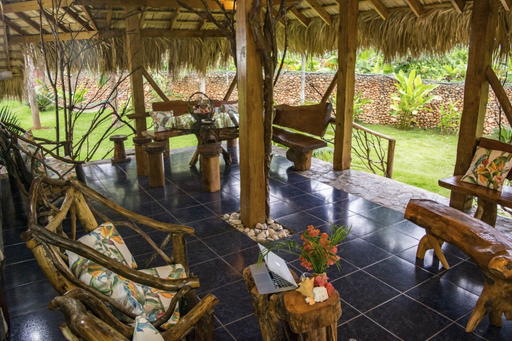 Chalet Tropical Hotel & Restaurant-Pizzeria,Las Galeras>>Arroyo Del Cabo,4 star