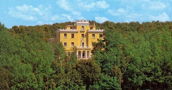 Hotel Paradiso,Scheggino>>Monteluco,3 star