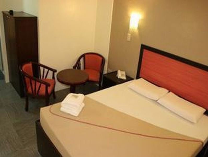 toilena room and board