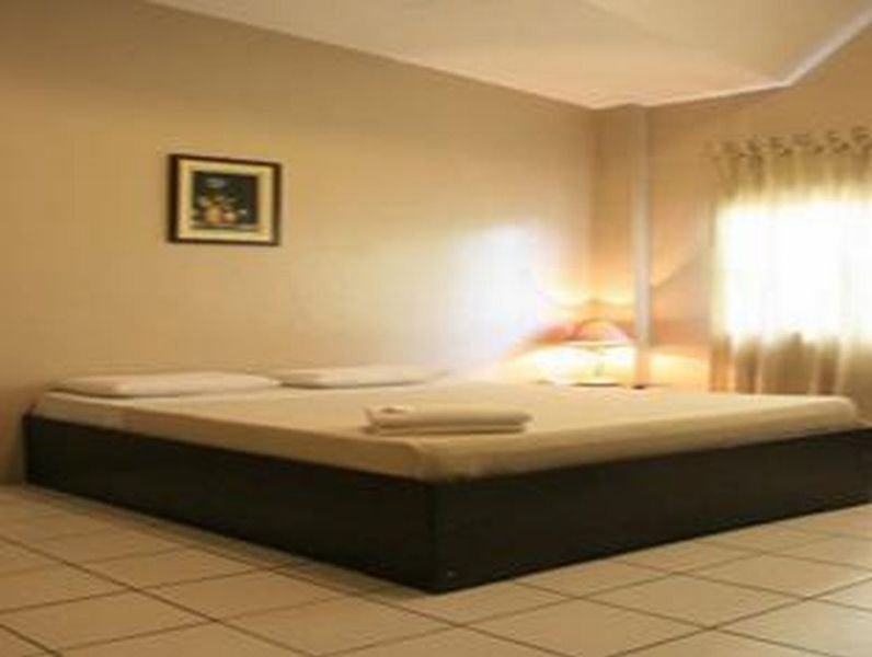 toilena room and board