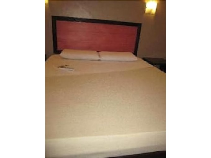 toilena room and board