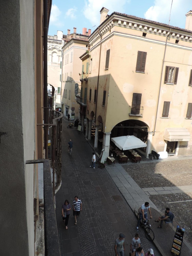 mantua