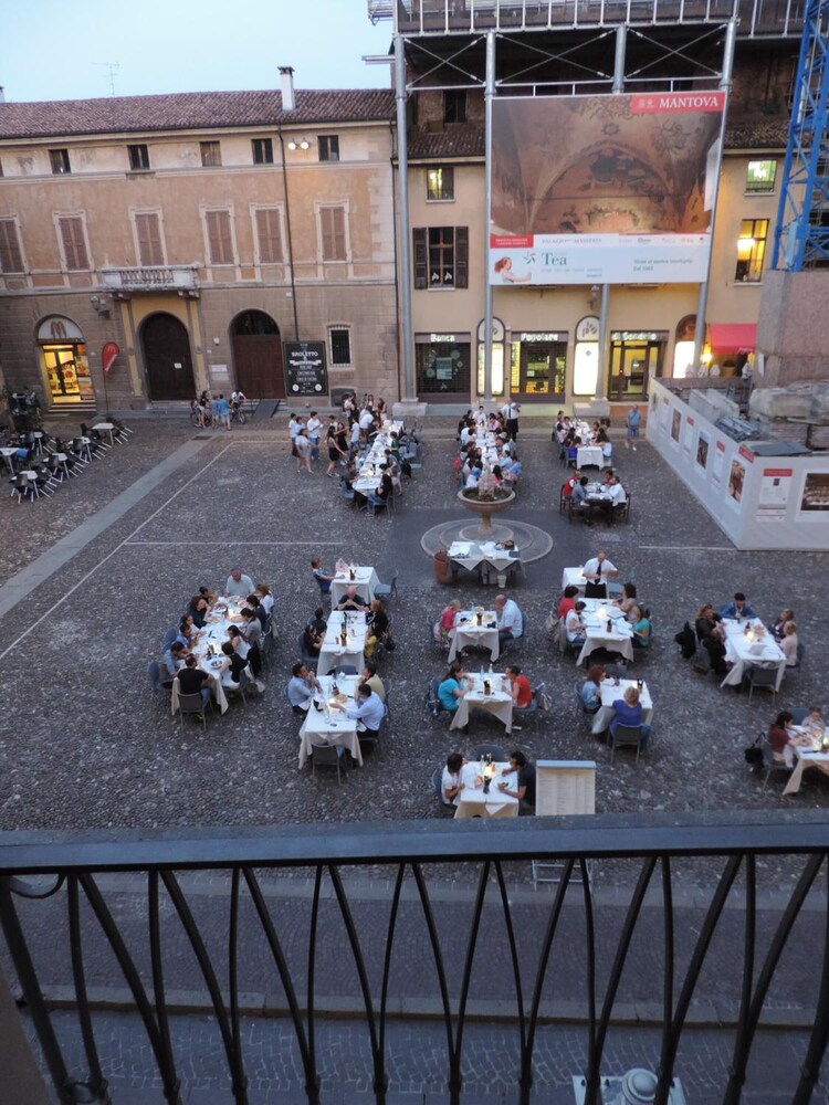 mantua