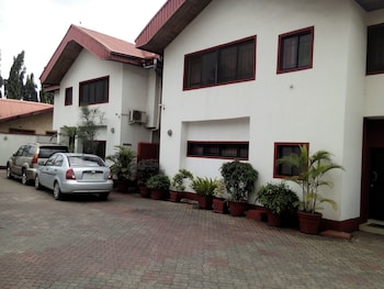 marshal suites luxury apartments