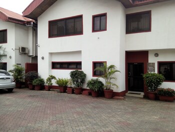 marshal suites luxury apartments